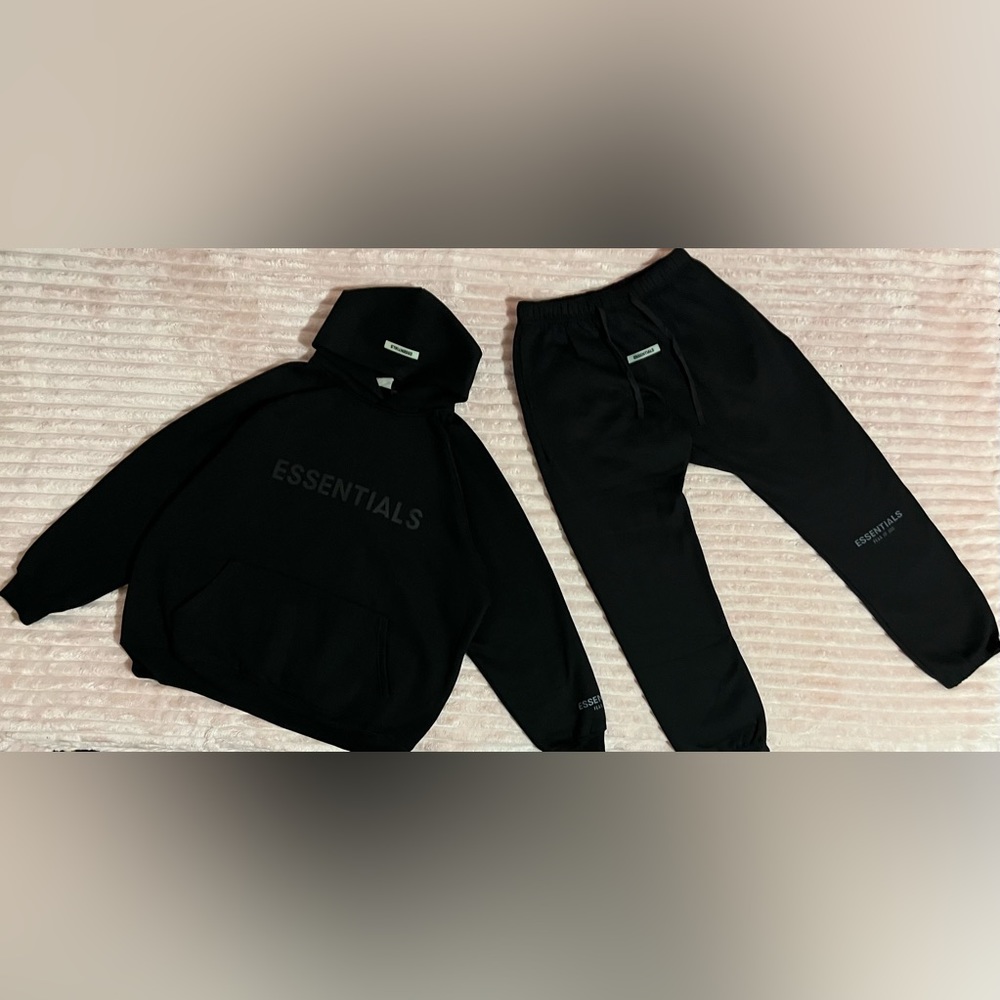Essentials L sweatsuit